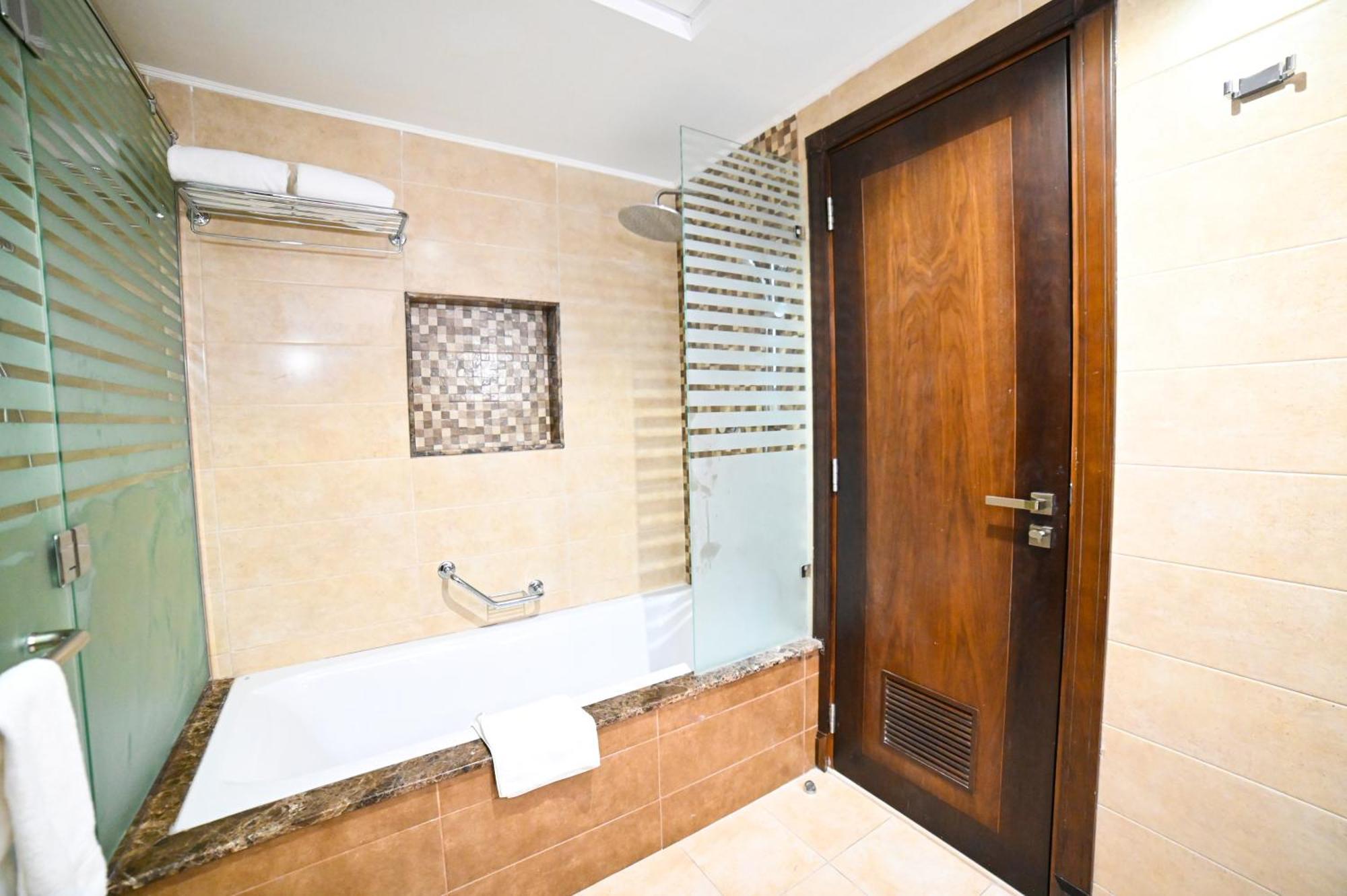 Seven Seas Hotel Ντουμπάι Εξωτερικό φωτογραφία